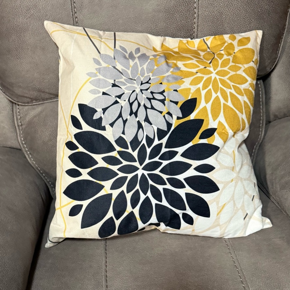 NEW Throw Pillow with removable zippered, linen blend cover. 18”x18”